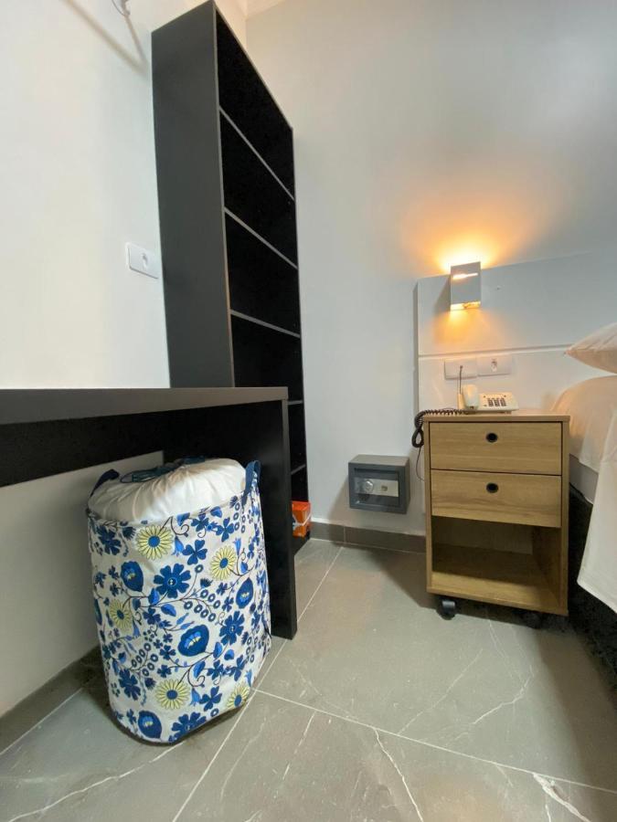 Flat - Acomoda Ate 4 Hospedes - Bairro Do Gonzaga - Santos Sp 外观 照片