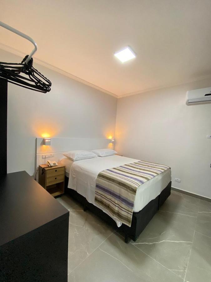 Flat - Acomoda Ate 4 Hospedes - Bairro Do Gonzaga - Santos Sp 外观 照片