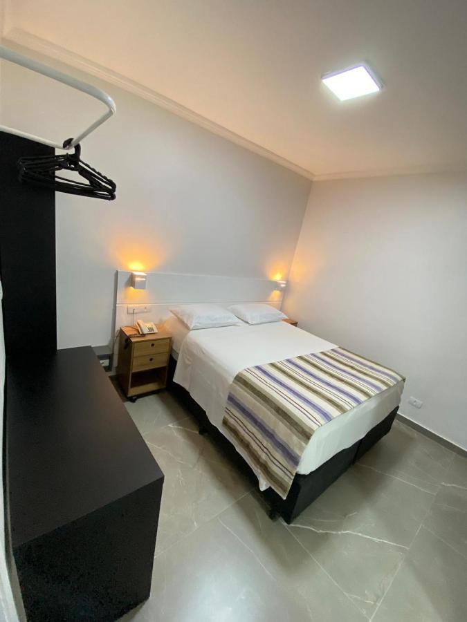 Flat - Acomoda Ate 4 Hospedes - Bairro Do Gonzaga - Santos Sp 外观 照片