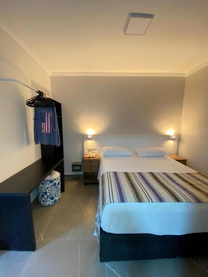 Flat - Acomoda Ate 4 Hospedes - Bairro Do Gonzaga - Santos Sp 外观 照片