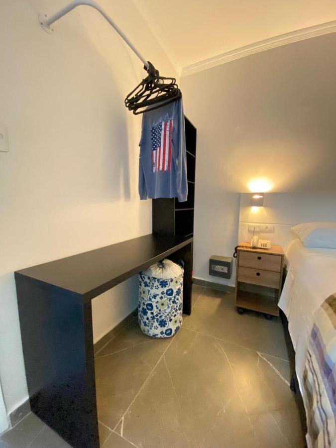 Flat - Acomoda Ate 4 Hospedes - Bairro Do Gonzaga - Santos Sp 外观 照片